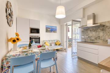 Gîte pour 4 personnes, avec balcon, adapté aux familles à Noli