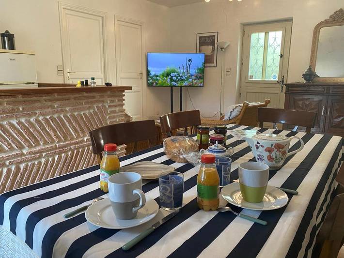 Gîte pour 4 personnes, avec vue ainsi que piscine et jardin, animaux acceptés à Fumel - 4