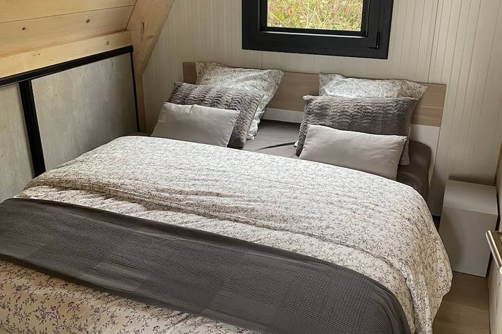 Gîte pour 4 personnes, avec Jacuzzi et Terrasse ainsi que Jardin et Piscine à Loray