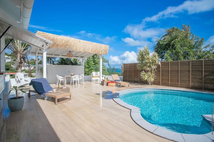 Location de vacances pour 6 personnes, avec terrasse et piscine à Le Robert - 3
