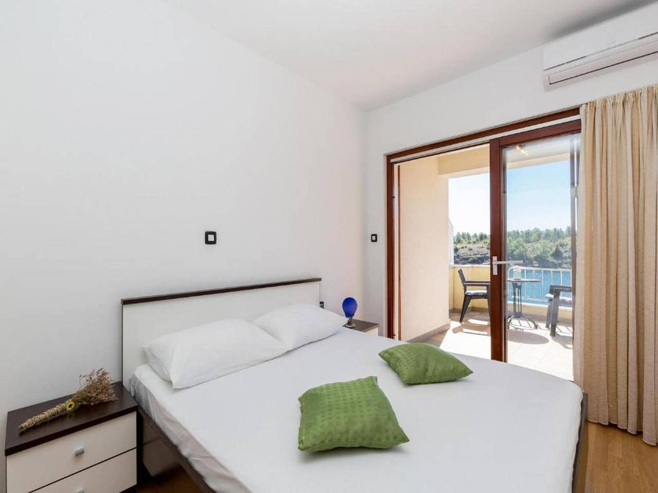 Geheel appartement, Appartement met zwembad en zeezicht in Obrovac in Obrovac, Zadar