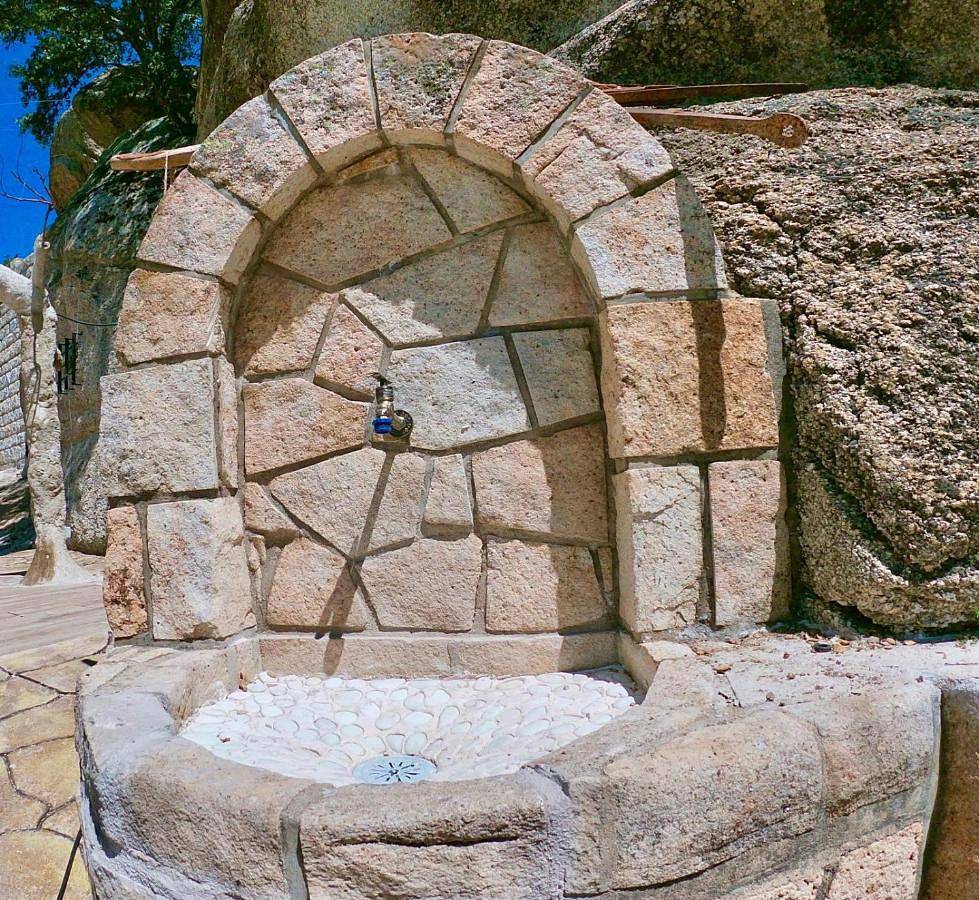 Cabañas Rústicas dentro de la Finca El Castillo in La Cabrera, Provincia de Madrid