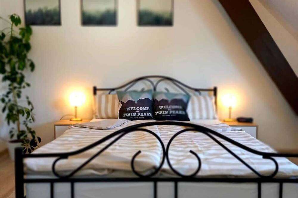 Ganze Wohnung, Fewo Weser Dg Twin Peaks Room 315 in Hadamar, Lahntal