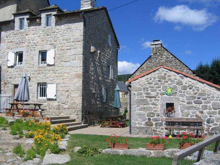 Gîte pour 6 personnes, avec jardin et terrasse, animaux acceptés à Le Malzieu-Forain