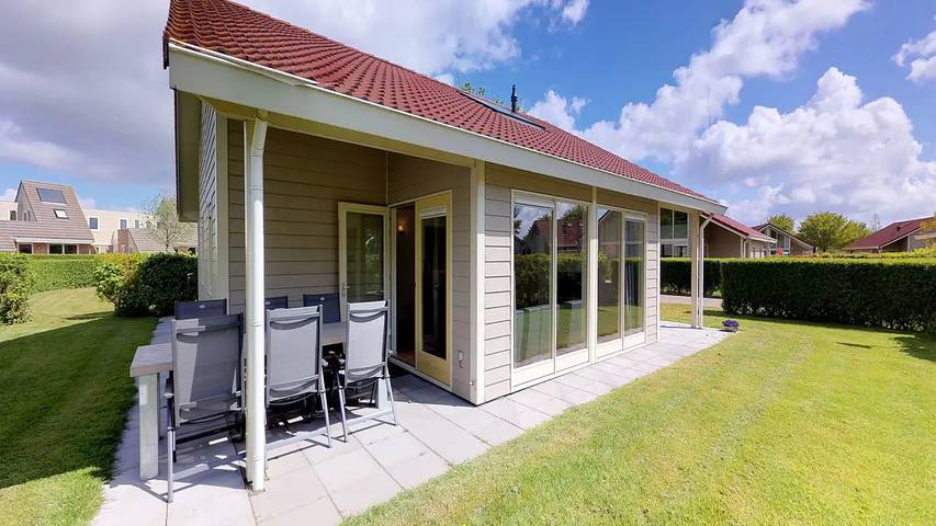 Vakantiehuis voor 9 personen, met zwembad en tuin in Kortgene
