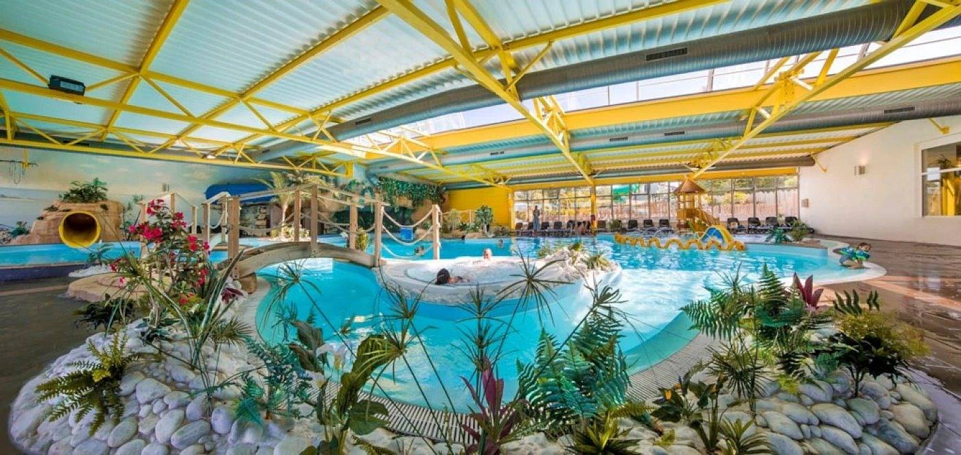 Zecamping 5 étoiles familial parc aquatique mobil-home Tv Lv clim 32m2 in Château-d'Olonne, Les Sables-d'Olonne