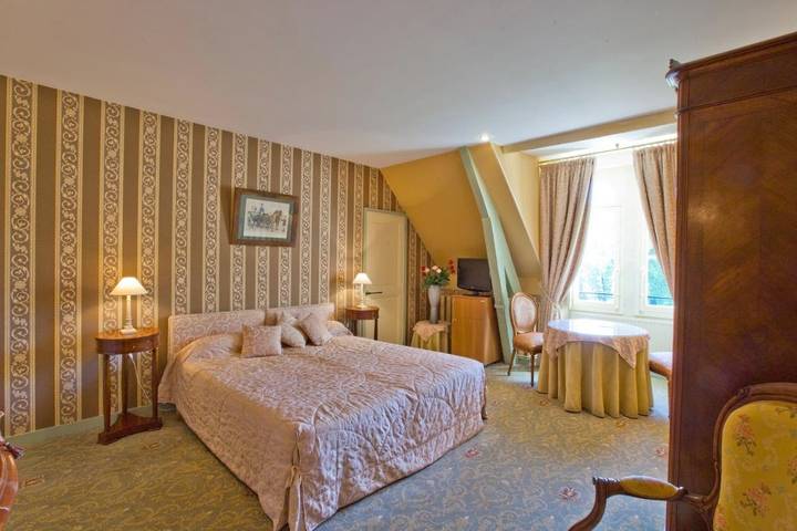 Hôtel pour 2 personnes, avec terrasse ainsi que jardin et piscine à Challans - 4