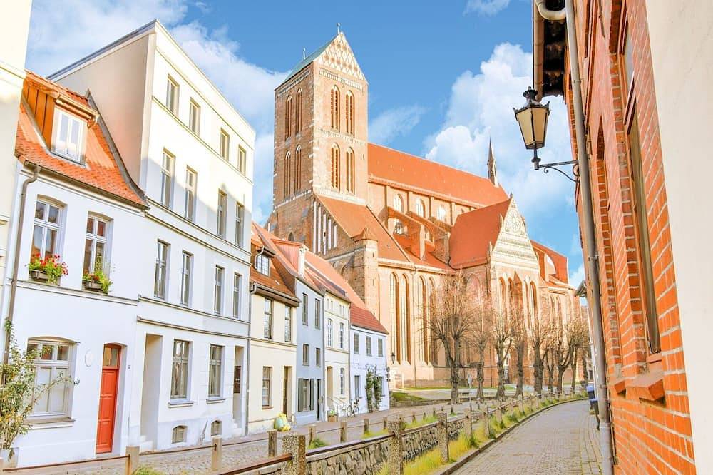 Entire apartment, Ferienwohnung in Wismar im Stadtzentrum in Wismar, North-West Mecklenburg (Wismar region)
