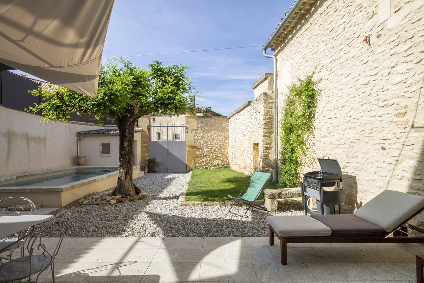 La Baronne in Saint-Hilaire-d'Ozilhan, Région de Nîmes