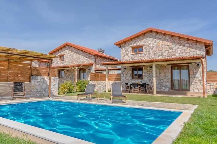 Ferienhaus für 4 Personen, mit Terrasse und Garten in Chalkidiki