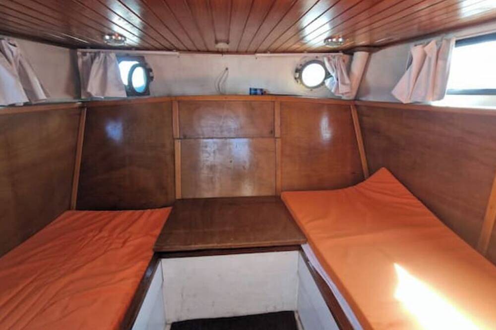 Overnacht Op De Boot Bij Sneek, Joure & Heerenveen in Heerenveen, Friesland