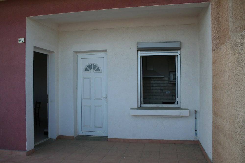 Entire apartment, Rents T3 - Leucate beach - Ground floor - Beachfront in Leucate, Narbonne region