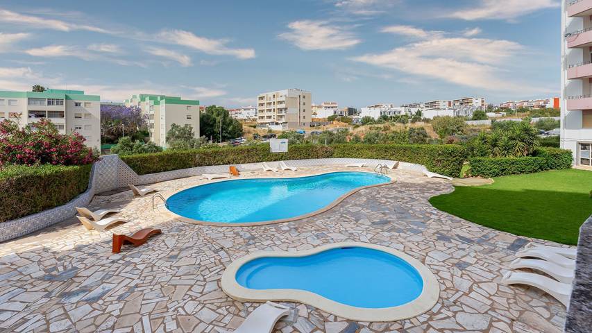 Gîte pour 6 personnes, avec piscine et balcon à Portimão - 4