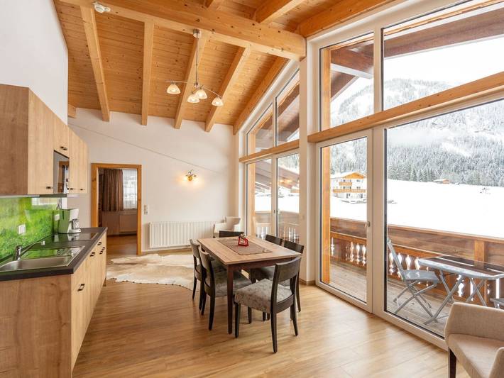 Ferienwohnung für 6 Personen, mit Balkon und Terrasse sowie Garten und Sauna in Tannheimer Tal - 2