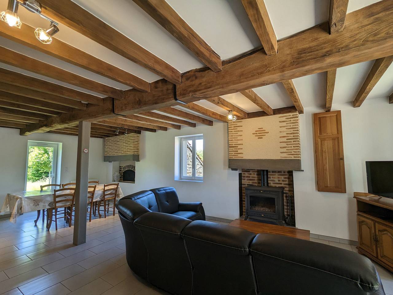 Ravissante ferme rénovée, idéale pour randonnées, repos, activités nautiques et golf, grand jardin privé in Pouligny-Notre-Dame, La Châtre und Umgebung