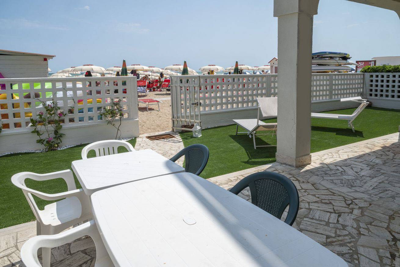 Apartamento entero, M407 - Marcelli, three-room apartment directly on the sea in Marcelli, Riviera del Conero