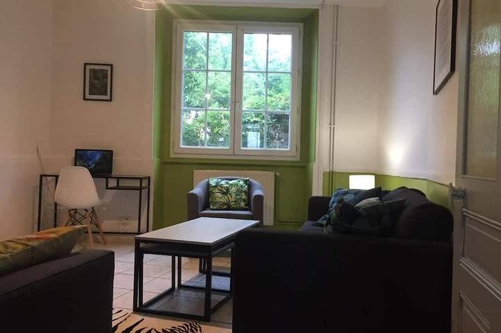 Location de vacances pour 10 personnes, avec jardin, animaux acceptés à Champniers-et-Reilhac