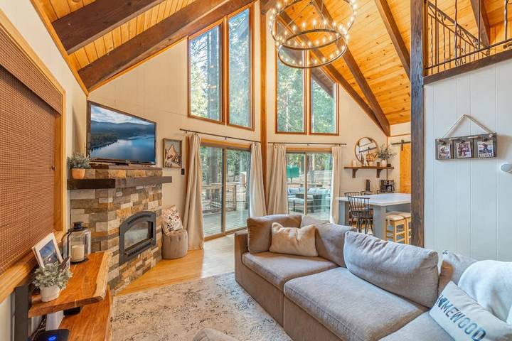 Vacation rental for 6 people, with lake view and terrace in Northern California