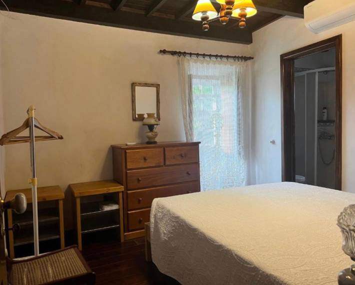 Quarto para 2 pessoas, com jardim e sauna e ainda jacuzzi em Terceira