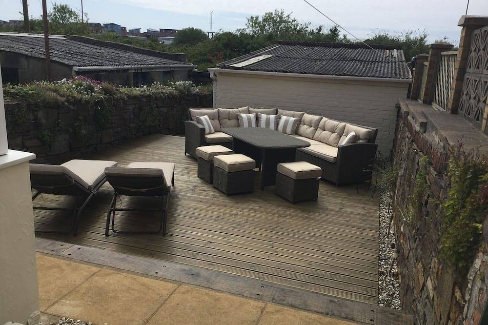 Yazelle town house in Llanelli, Carmarthenshire