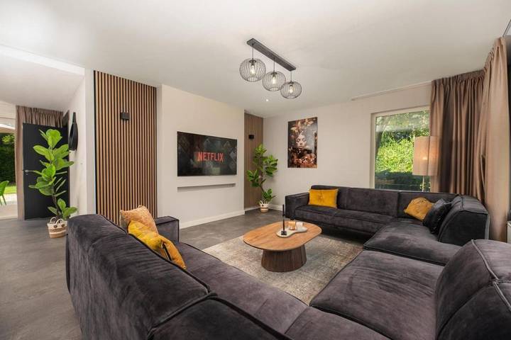 Villa voor 12 personen, with Whirlpool and Terras as well as Sauna in Apeldoorn Gemeente