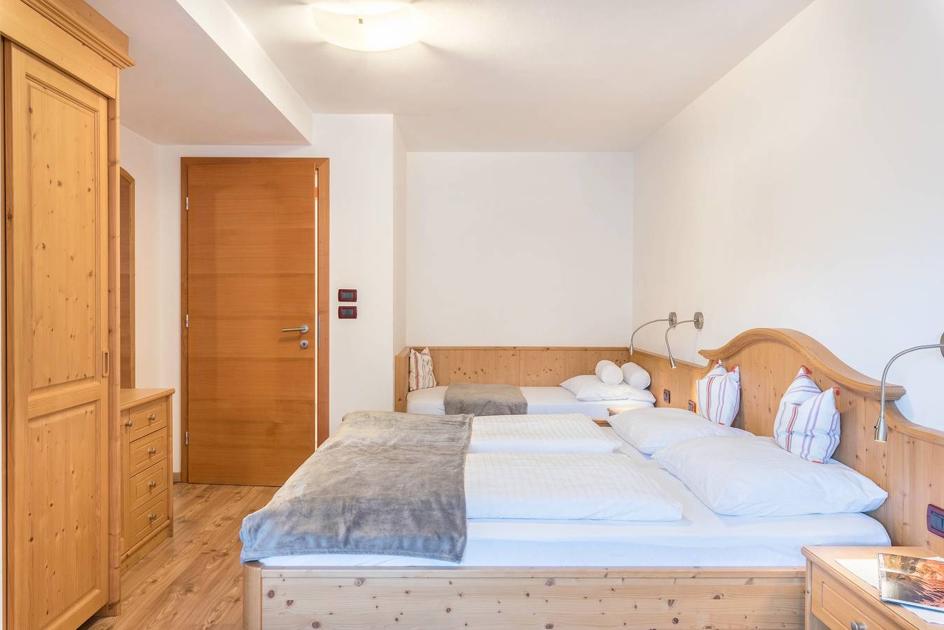 Appartement entier, Appartement "Prapoz Typ B1" avec vue sur les montagnes, jardin partagé et Wi-Fi. in St. Ulrich in Gröden, Dolomiti Superski