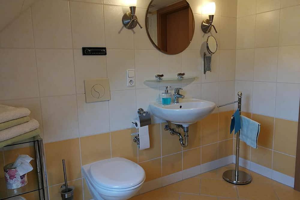 Ganze Wohnung, Ferienwohnung Schlema für 2 - 4 Personen mit 1 Schlafzimmer - Ferienwohnung in Ein- oder Mehrfamilie in Bad Schlema, Erzgebirge