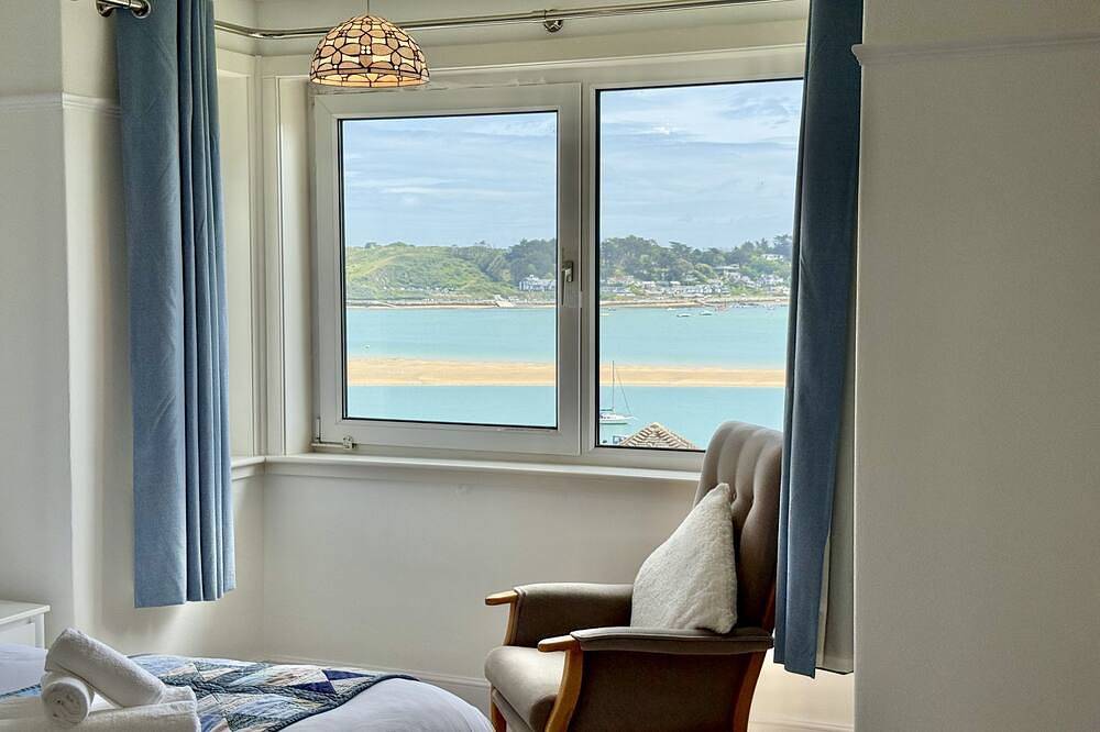 22 Treverbyn Road  - Spacious Home with amazing estuary views in Padstow, Cornwall