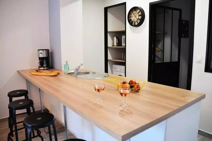 Gîte pour 4 personnes, avec piscine et jardin à Le Rouret - 3