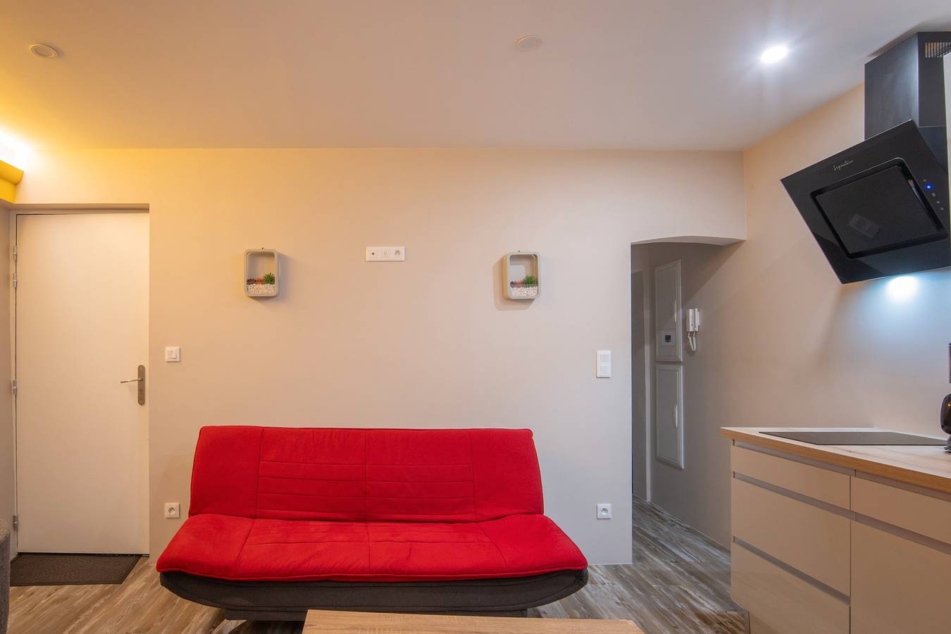 Ganze Wohnung, Appartement '105 - T2 Cosy' mit Wlan und Klimaanlage in Bourg-Saint-Andéol, Privas