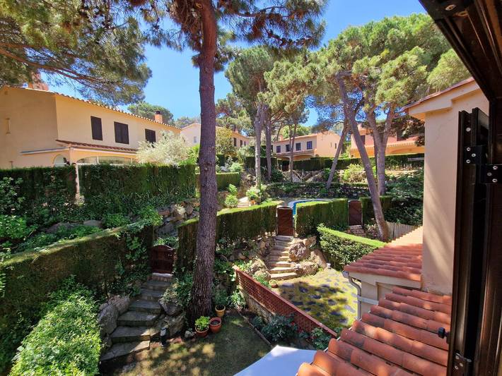 Location de vacances pour 6 personnes, avec terrasse et piscine ainsi que jardin et bassin pour enfant à Sant Feliu de Guíxols - 3