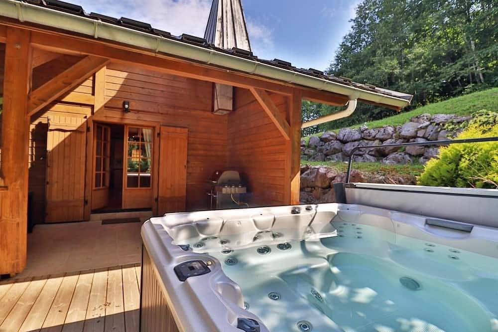 Landhaus, wifi, terrasse, kamin oder ofen für holz, parkmöglichkeiten, fernseher in Les Gets, Les Portes du Soleil