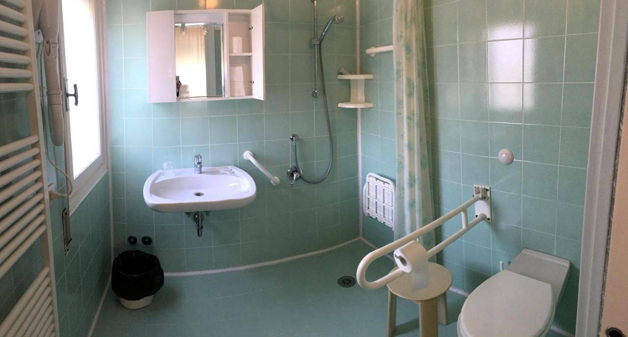 Double or Twin Room with Shared Bathroom in Lido di Camaiore, Camaiore