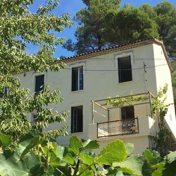 Gîte pour 6 personnes, avec terrasse à Gigondas