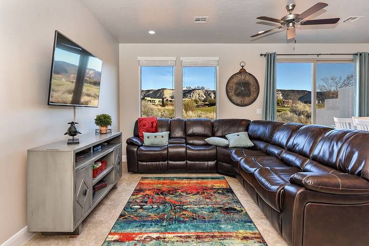 Vacation rental for 14 people, with hot tub and pool in Zion National Park