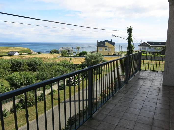 Chalet para 8 personas, con Balcón y Jacuzzi además de Terraza y Jardín en Mariña Central