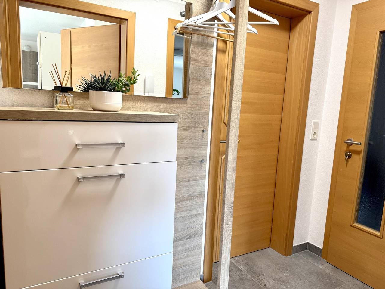 Ganze Ferienwohnung, Jasmina Apartment by Beautylounge in Jenbach, Tiroler Unterland