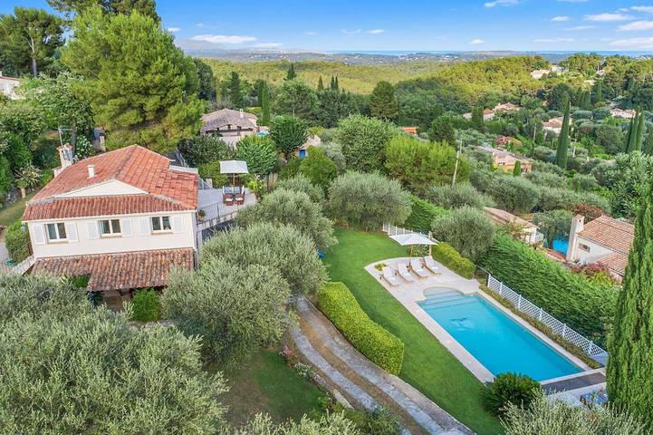Villa pour 8 personnes, avec Terrasse ainsi que Jardin et Piscine à Opio
