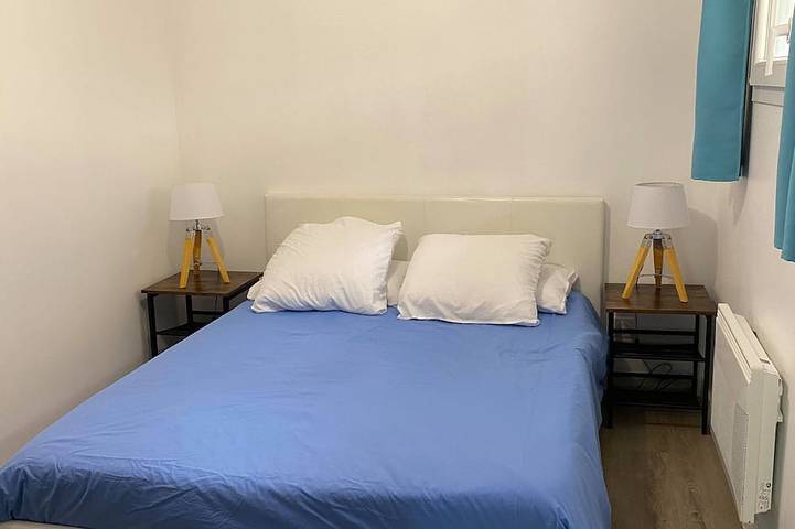 Location de vacances pour 12 personnes, avec piscine et jardin à Saint-Mitre-les-Remparts - 3