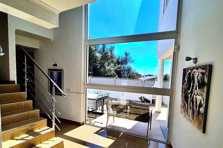 Villa for 12 people, with garden, with pets in Portimão