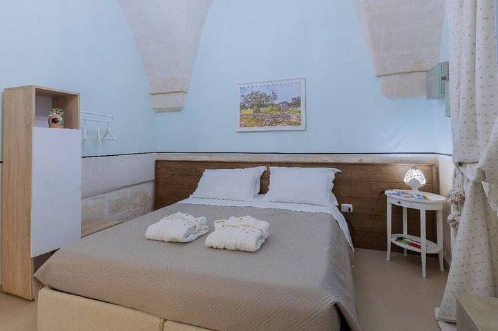 Location de vacances pour 4 personnes, avec Jardin et Piscine à Erchie - 3