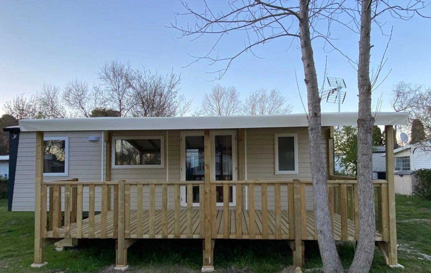 Zecamping 2* piscine mobil-home Tv clim 35m2 6 pers in Villeneuve-lès-Maguelone, Côte méditerranéenne (France)