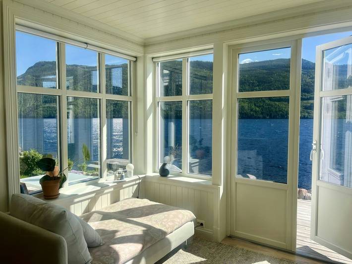 Ferienhaus am Telemarkkanal mit Privatstrand in Tokke