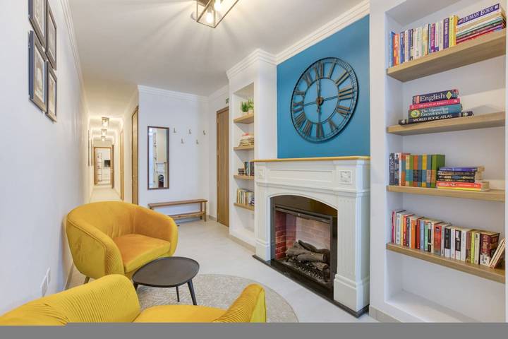 Gîte pour 5 personnes, avec balcon, adapté aux familles dans Gzira