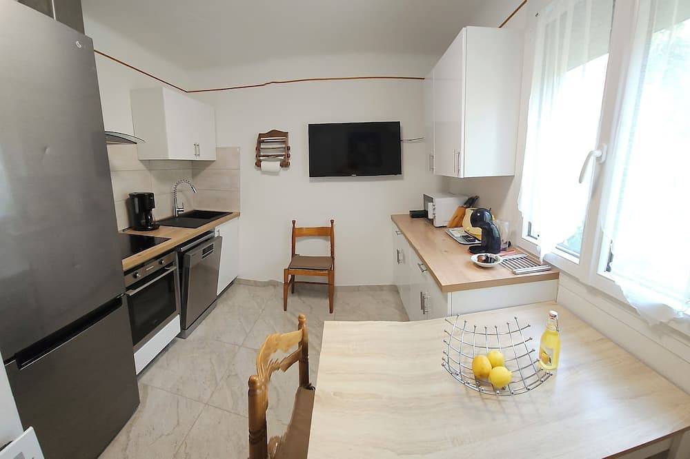 Pavillon Independant  Au Dos De Notre Villa Classe 2 Etoiles in Fréjus Plage, Fréjus