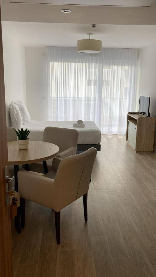 Hôtel pour 2 personnes, avec jardin à Aubergenville - 2