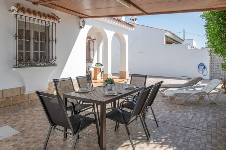Casa vacacional 'Diego' con jardín privado y Wi-Fi in Playa El Palmar, Vejer de la Frontera
