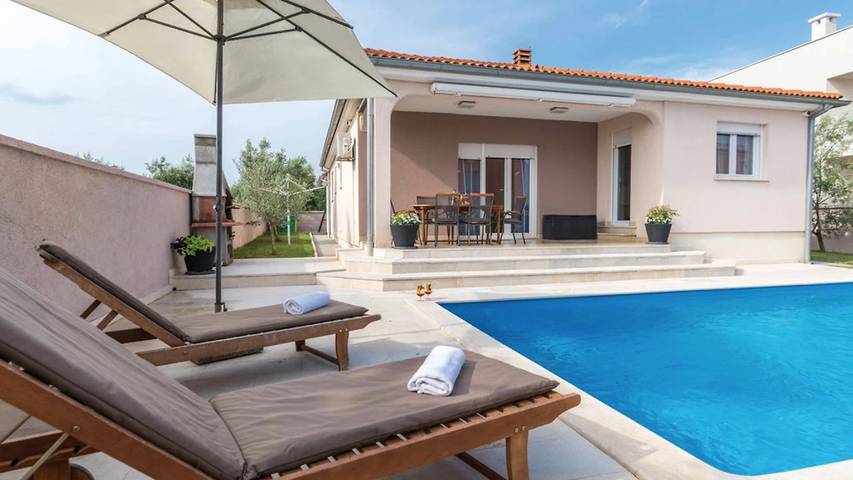 Villa für 6 Personen, mit Garten und Terrasse - 1