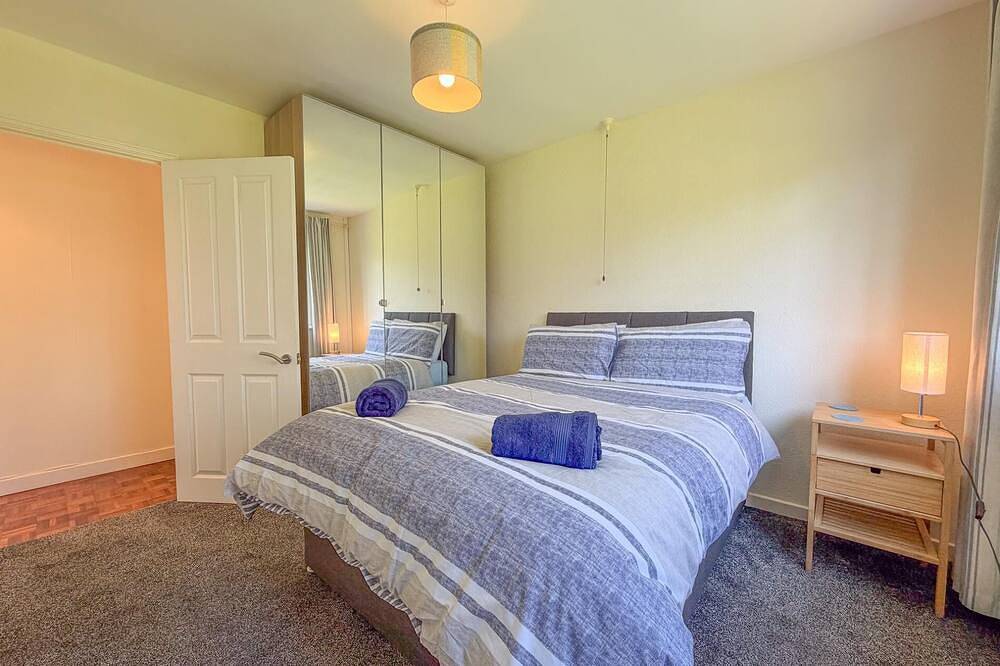 Indigo Blue - 2 Bedroom Holiday Home - Manorbier in Manorbier, Pembrokeshire