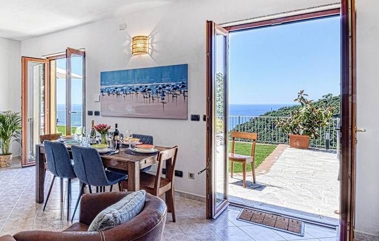 Appartamento vista mare con piscina e parcheggio in Recco, Riviera Ligure
